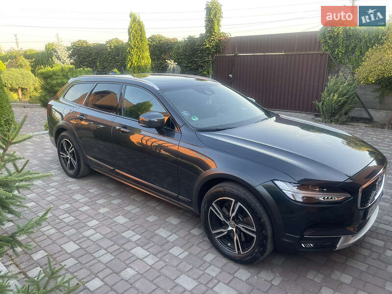 Volvo V90 Cross Country