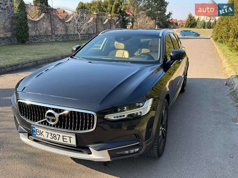 Volvo V90 Cross Country