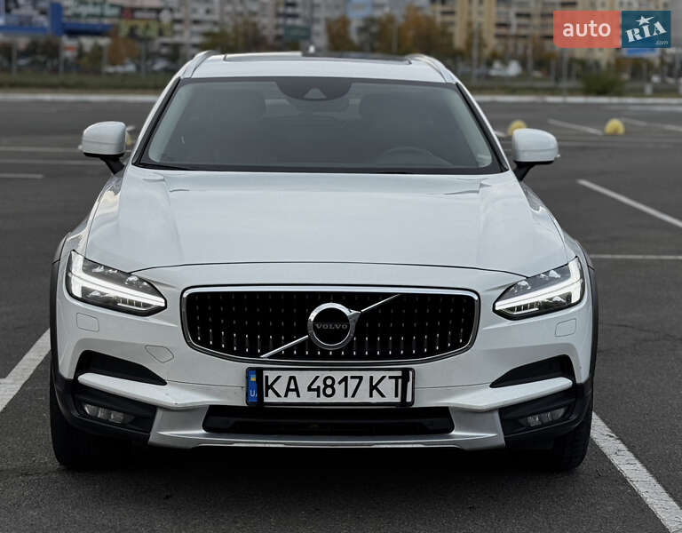 Volvo V90 Cross Country