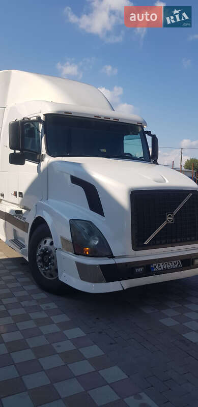 Volvo VNL 630