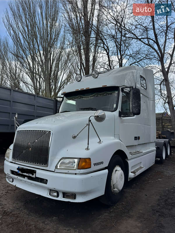 Volvo VNL 670