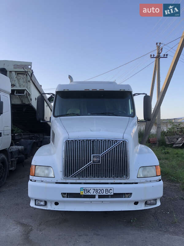 Зерновоз Volvo VNL 670