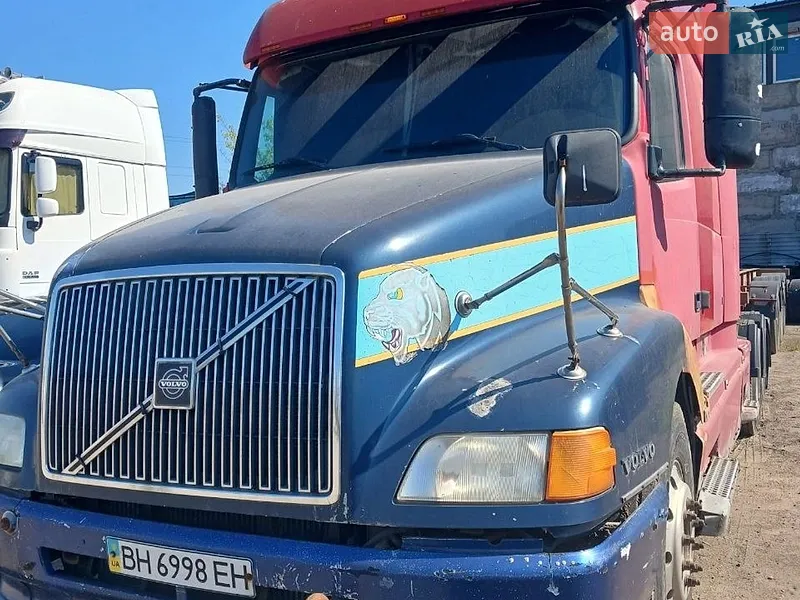 Volvo VNL 670 2002
