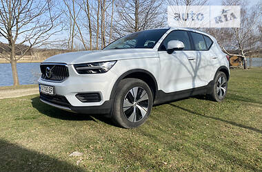 Volvo XC40  2021