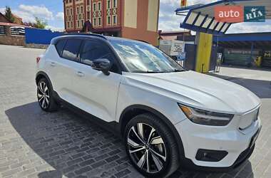 Volvo XC40  2021