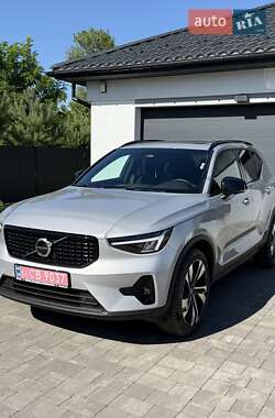Volvo XC40  2023
