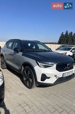 Volvo XC40  2023