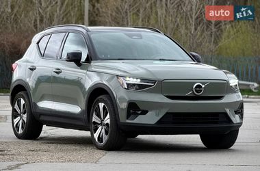 Volvo XC40  2023