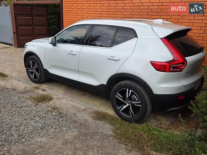 Volvo XC40 2024