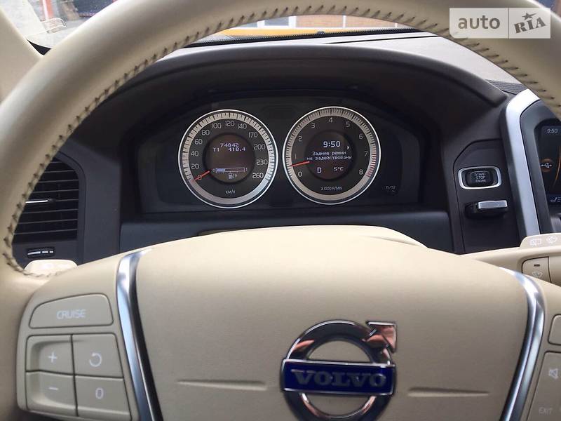 Volvo XC60 2011 года