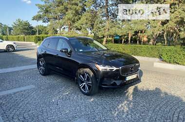 Volvo XC60 MOMENTUM 2018