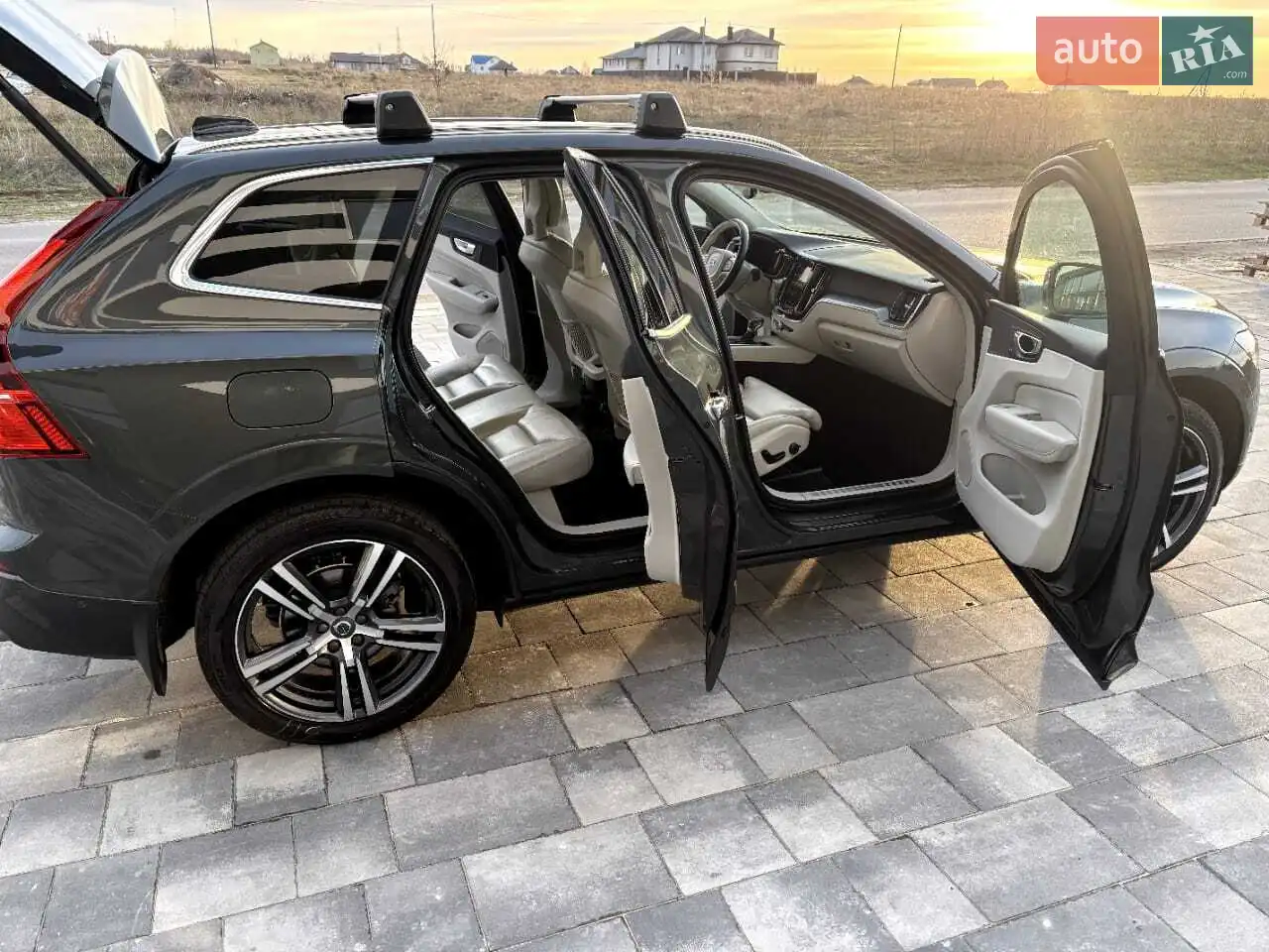 2018 Volvo XC60 - мініатюра 2
