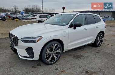 Volvo XC60  2025
