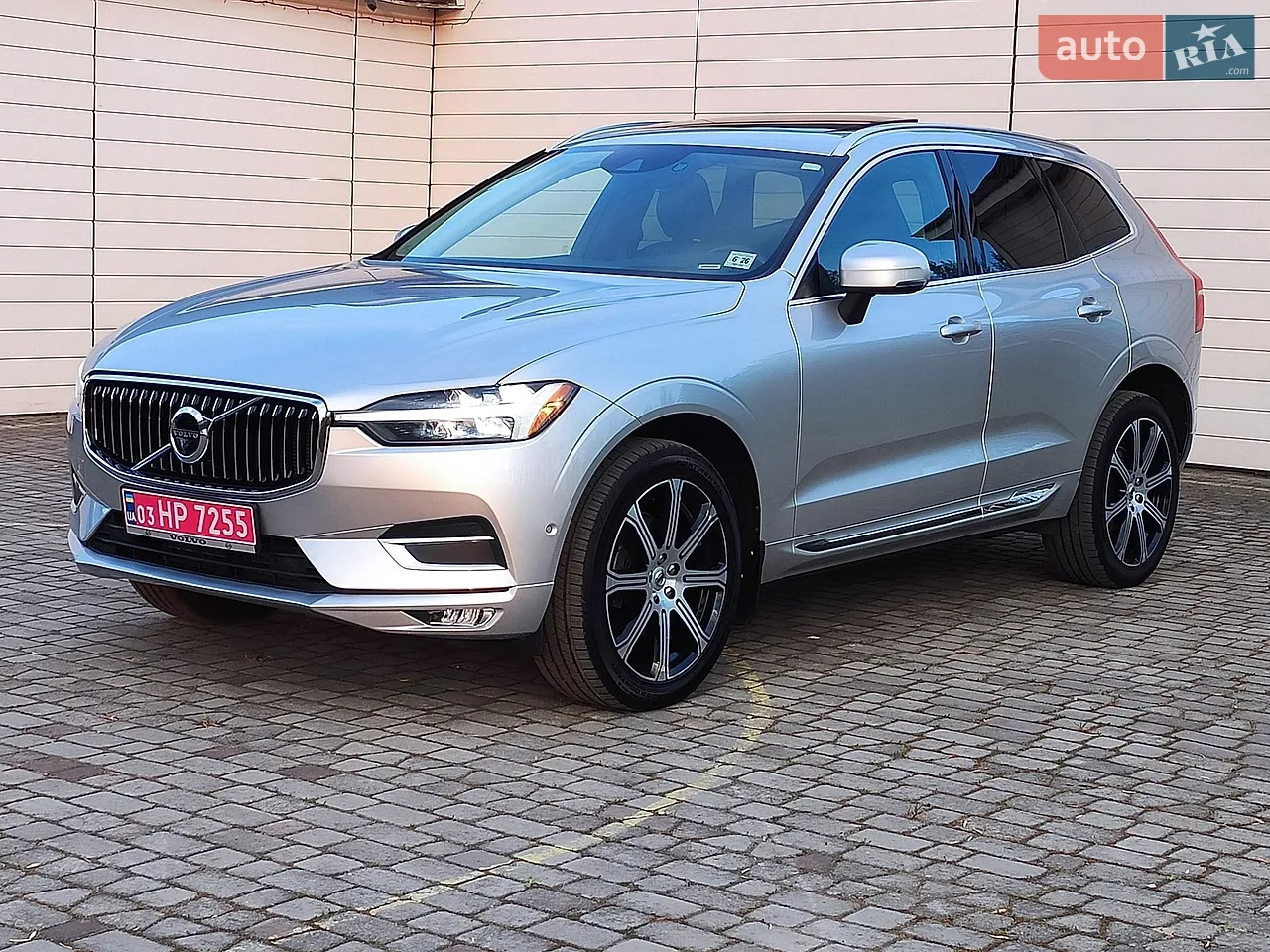 2021 Volvo XC60 - фото 1