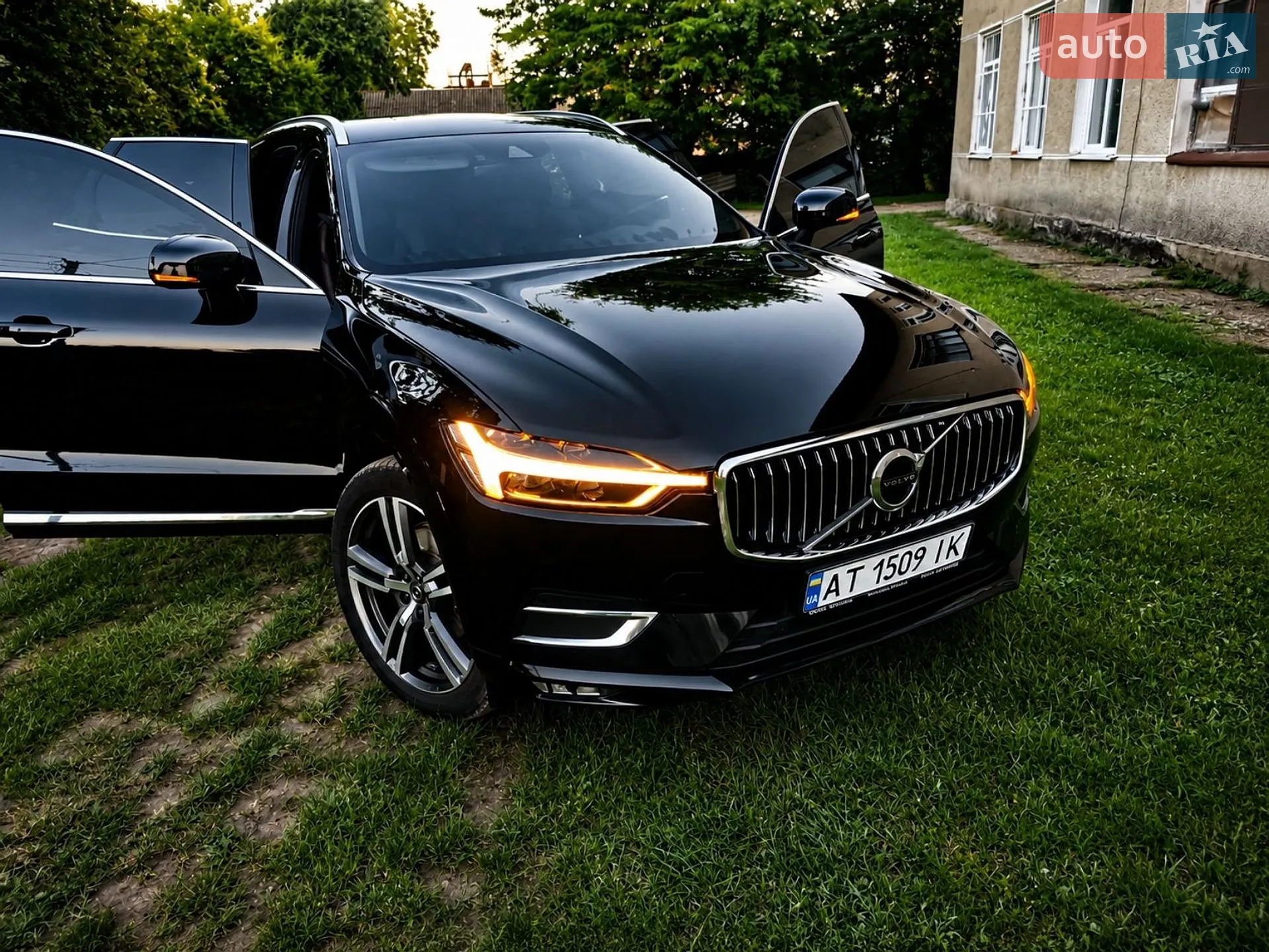 Volvo XC60 2019 VIN YV1UZA8UDL1483330 фото оголошення 6 з 20