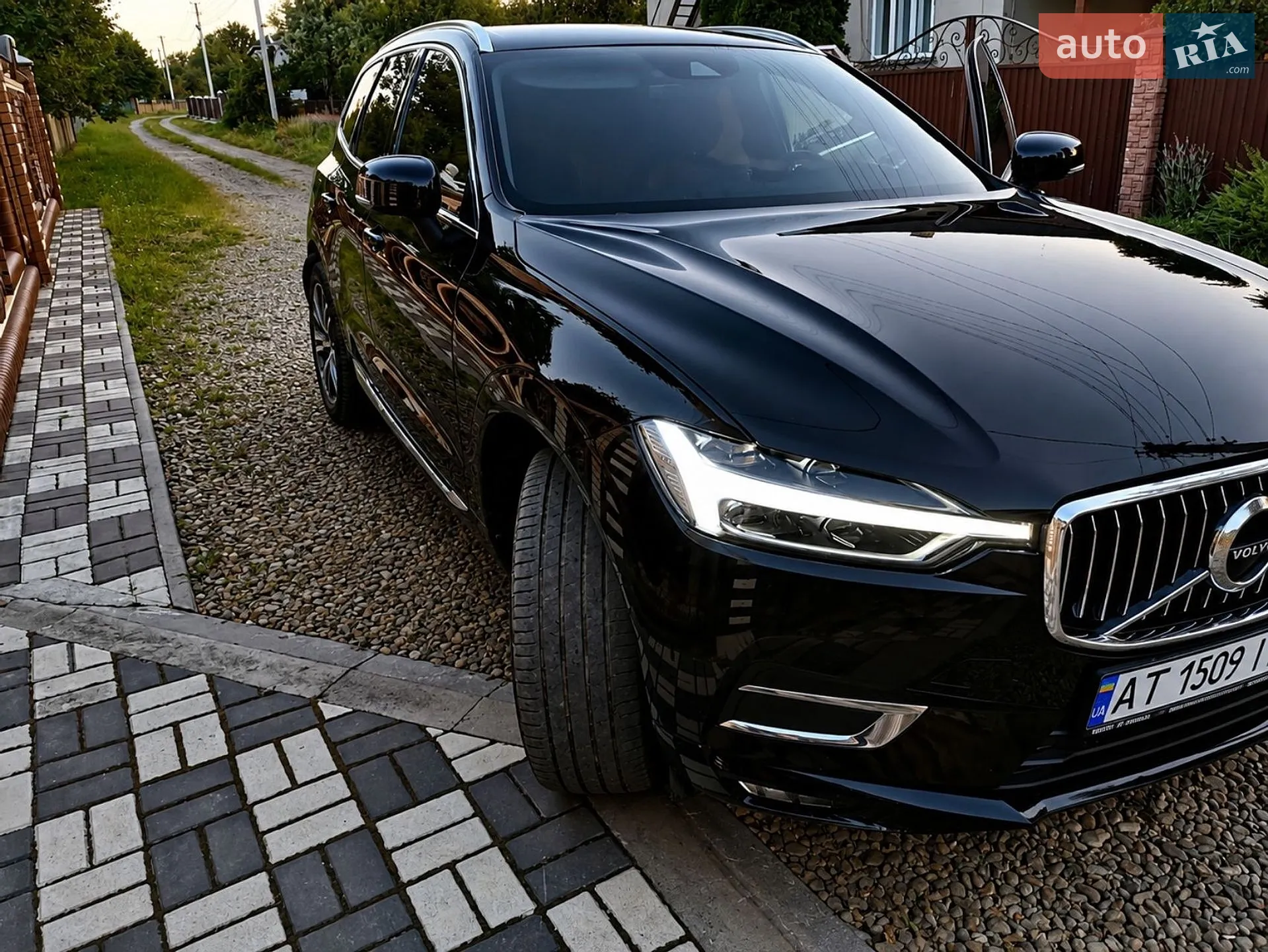Volvo XC60 2019 VIN YV1UZA8UDL1483330 фото оголошення 13 з 20