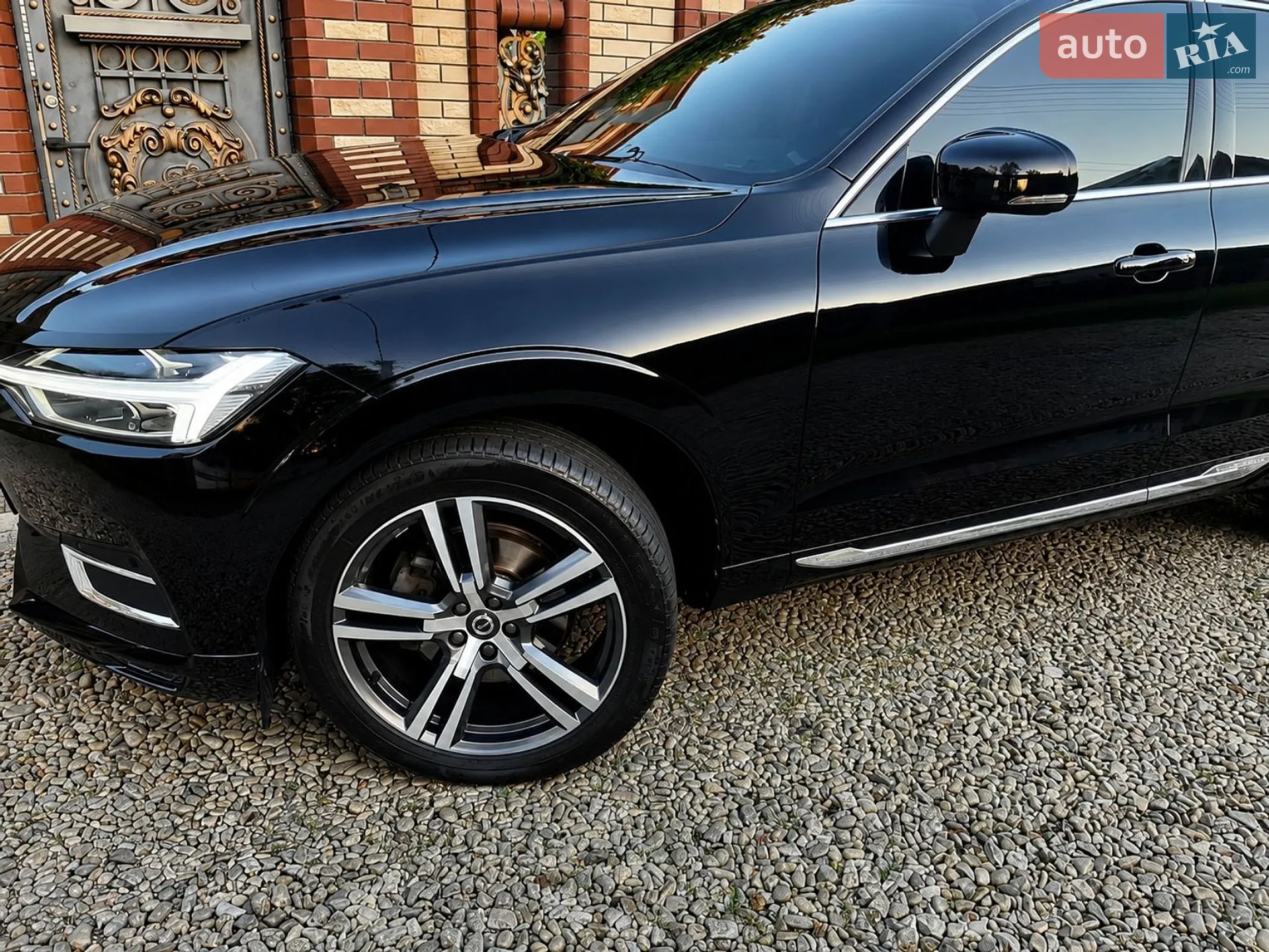 Volvo XC60 2019 VIN YV1UZA8UDL1483330 фото оголошення 12 з 20