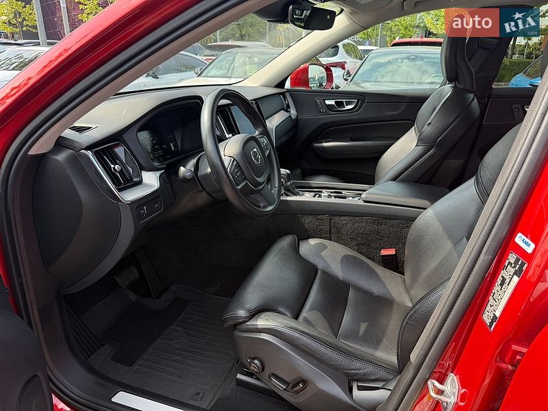 Внедорожник / Кроссовер Volvo XC60 2019 в Киеве