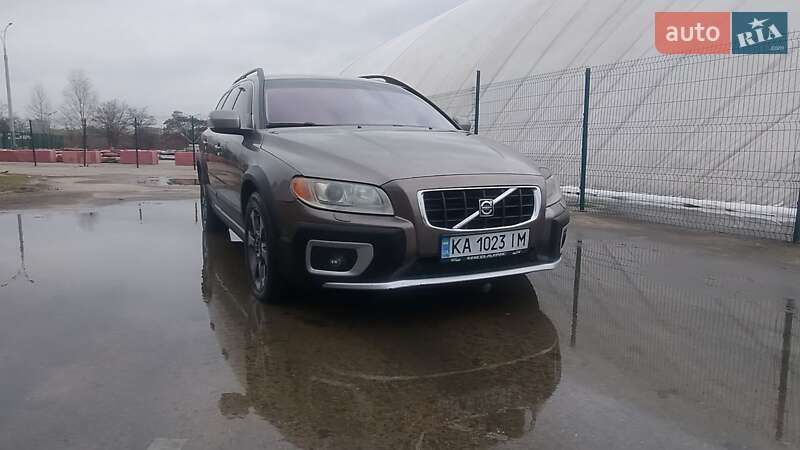 Универсал Volvo XC70