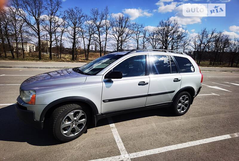 Седан Volvo XC90