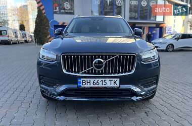 Volvo XC90  2021