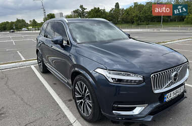 Volvo XC90  2021
