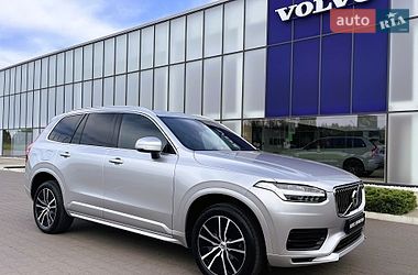 Volvo XC90  2021