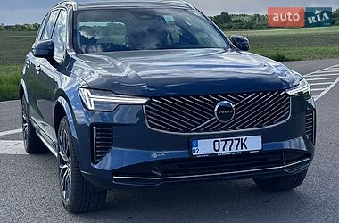 Volvo XC90  2025