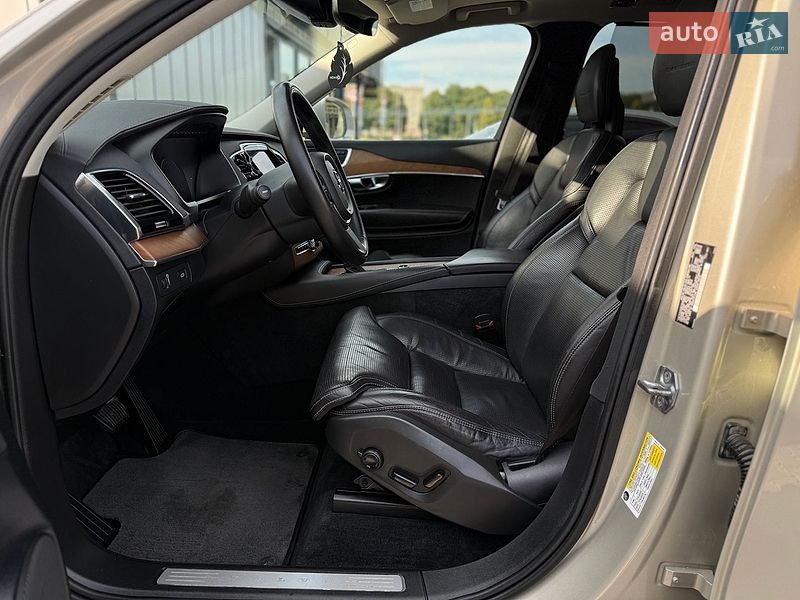 Внедорожник / Кроссовер Volvo XC90 2015 в Владимире