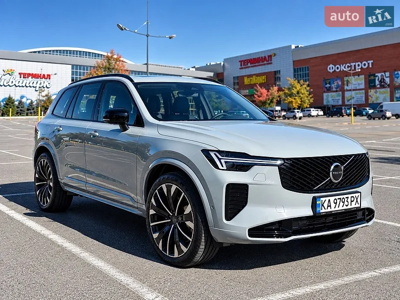 Volvo XC90 2025
