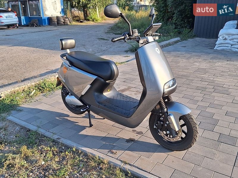 Yadea G5
