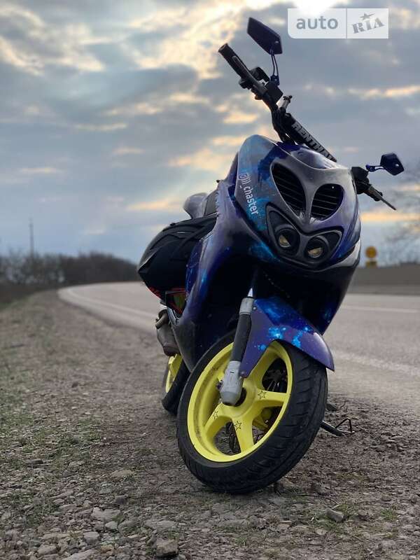 Скутер Yamaha Aerox