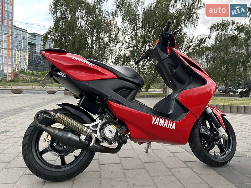 Скутер Yamaha Aerox