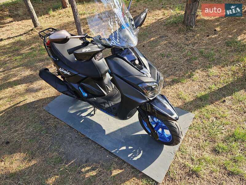 Макси-скутер Yamaha BWS
