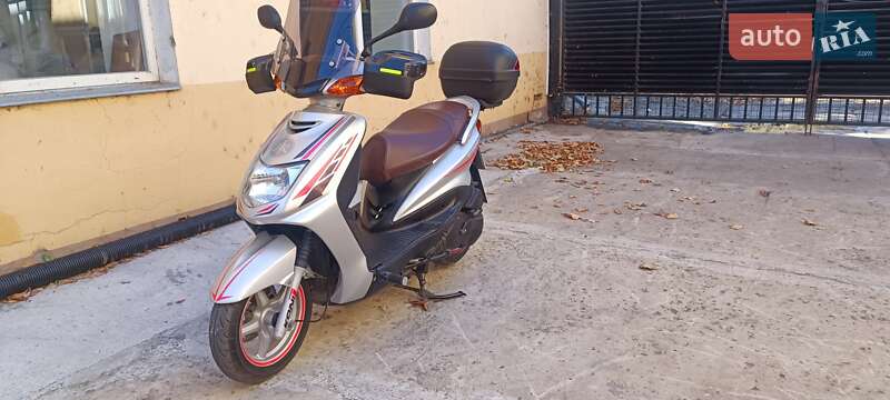 Скутер Yamaha Cygnus
