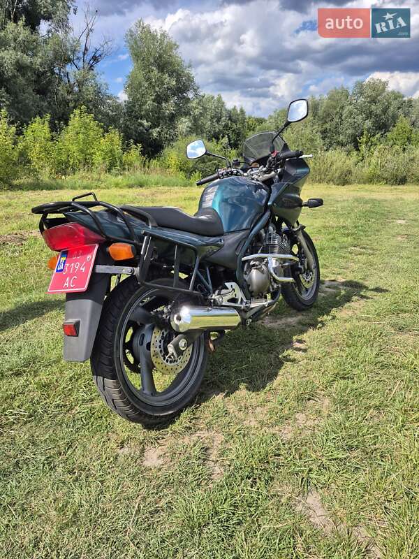 Спортбайк Yamaha Diversion