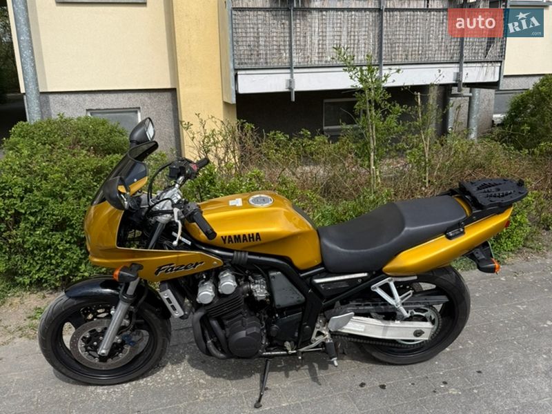 Мотоцикл Классік Yamaha Fazer