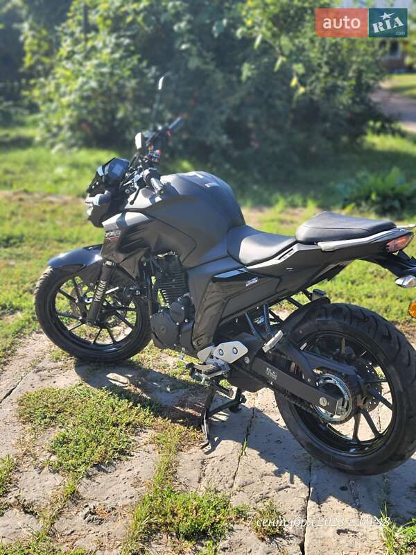 Мотоцикл Туризм Yamaha FZ 250