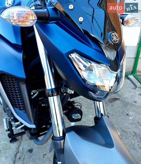 Yamaha FZ 250