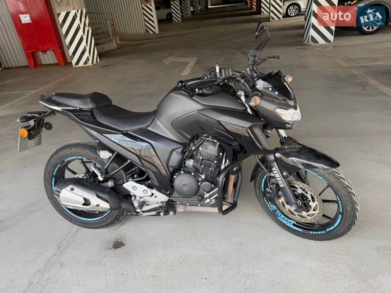 Мотоцикл Багатоцільовий (All-round) Yamaha FZ 250