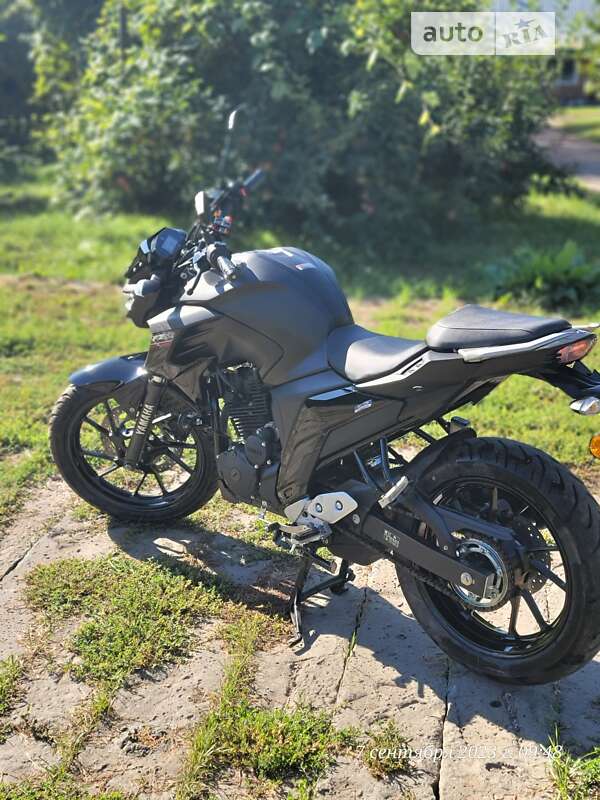 Мотоцикл Туризм Yamaha FZ 25