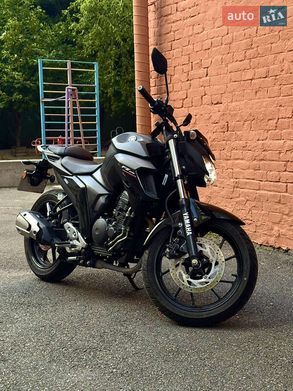 Yamaha FZ 25