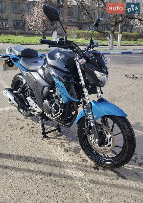 Мотоцикл Без обтекателей (Naked bike) Yamaha FZ 25