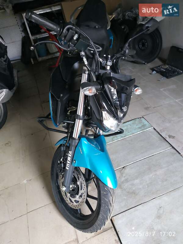 Мотоцикл Спорт-туризм Yamaha FZ 25