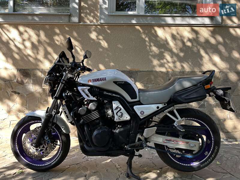 Yamaha FZ-S