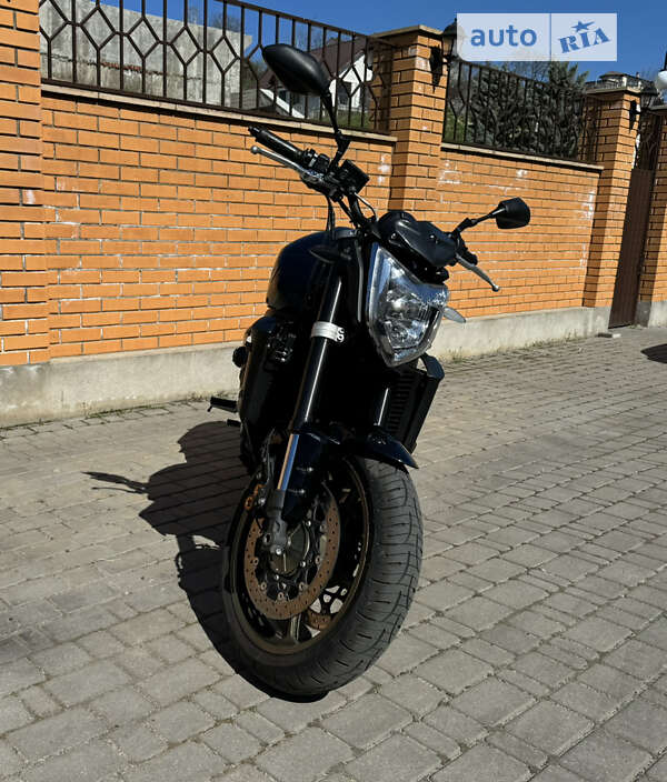 Мотоцикл Классик Yamaha FZ1 Fazer