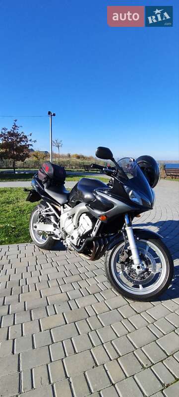 Мотоцикл Спорт-туризм Yamaha FZ6 Fazer