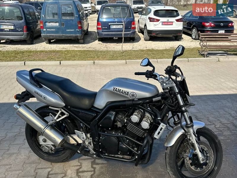 Спортбайк Yamaha FZ6 Fazer