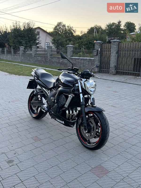 Мотоцикл Классик Yamaha FZ6 N