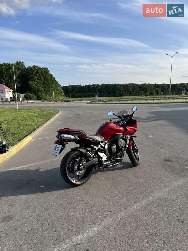 Yamaha FZ6 S2